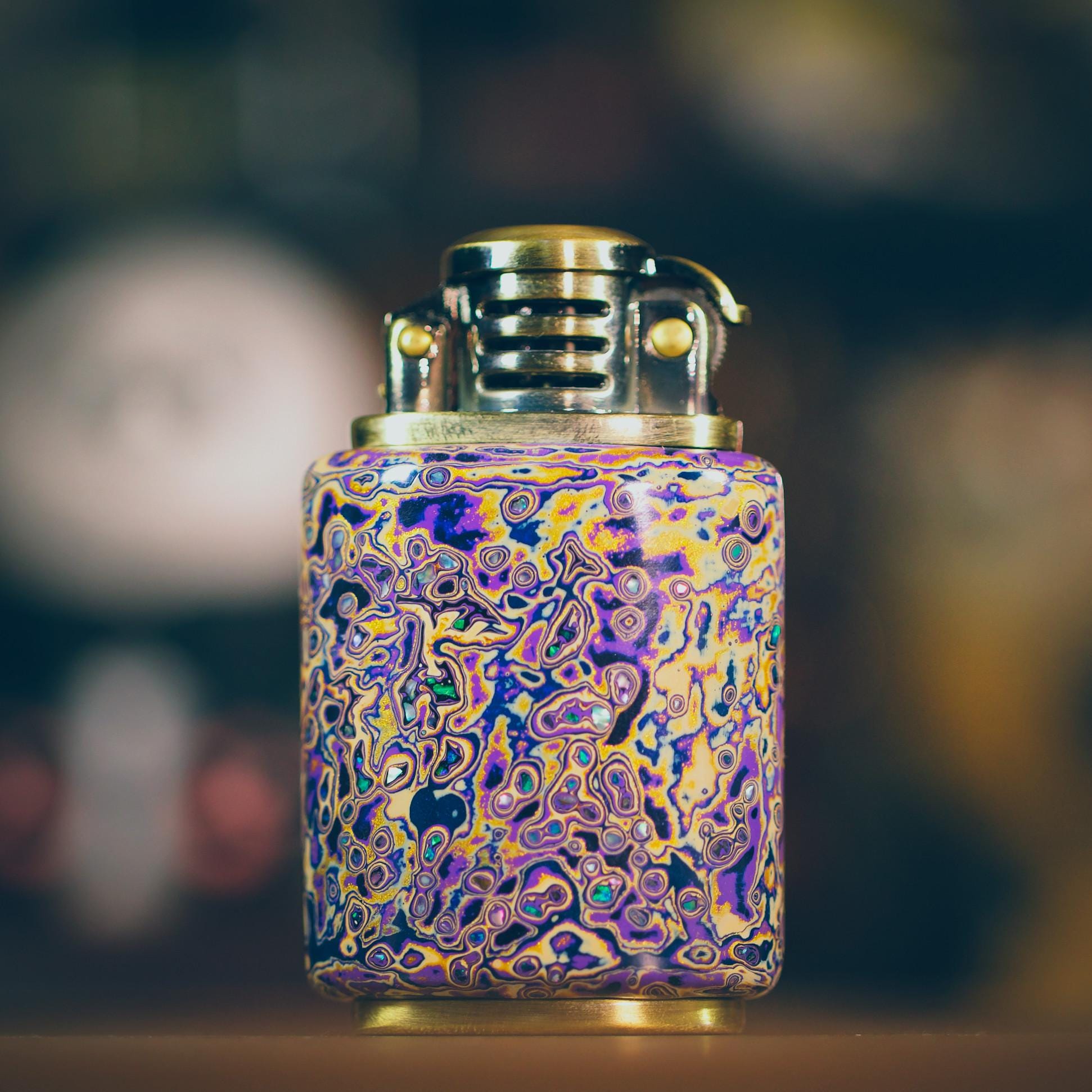 Decorative lighter with a colorful pattern 