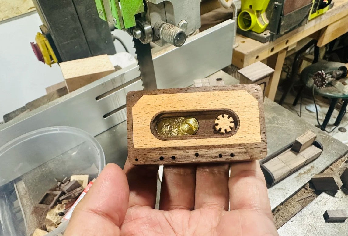 Wooden tape cassette 