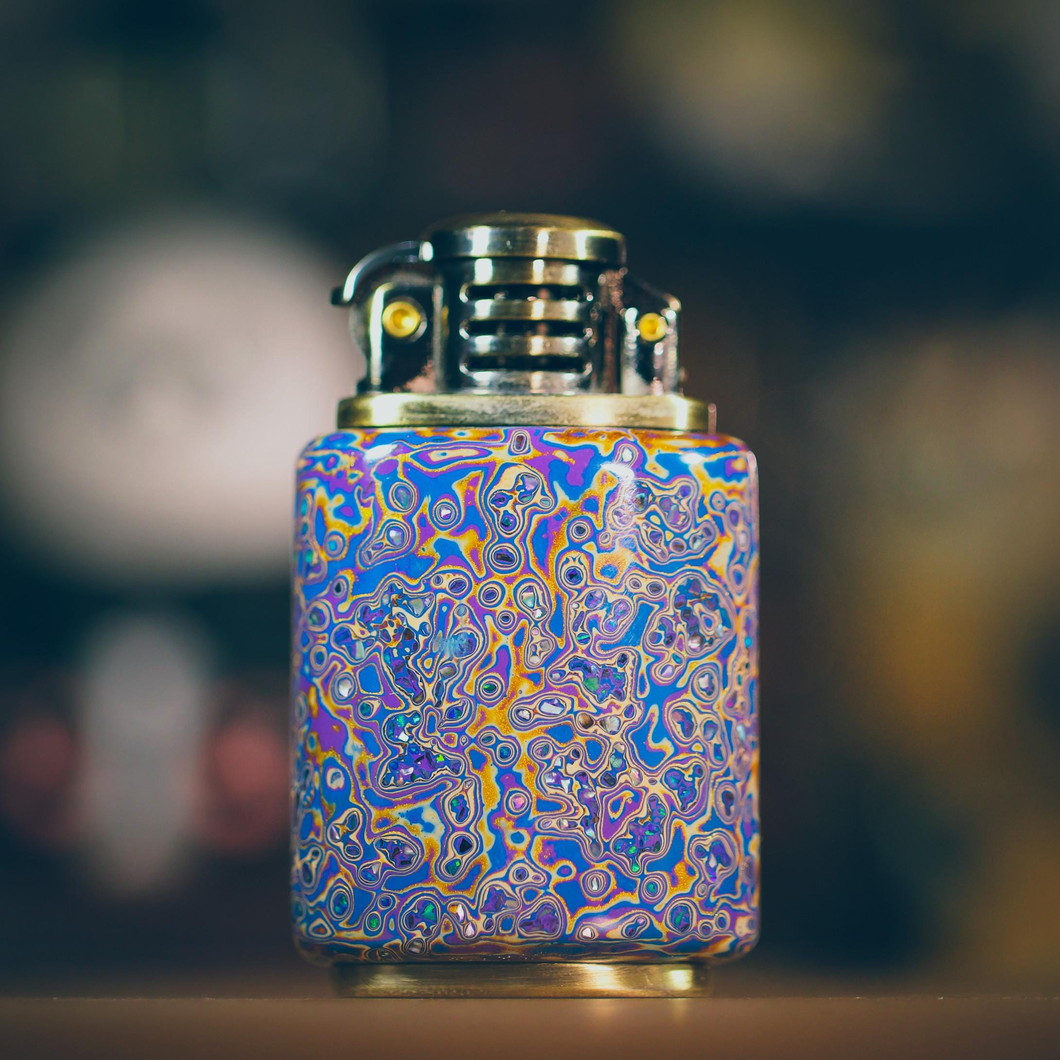 Colorful patterned lighter 